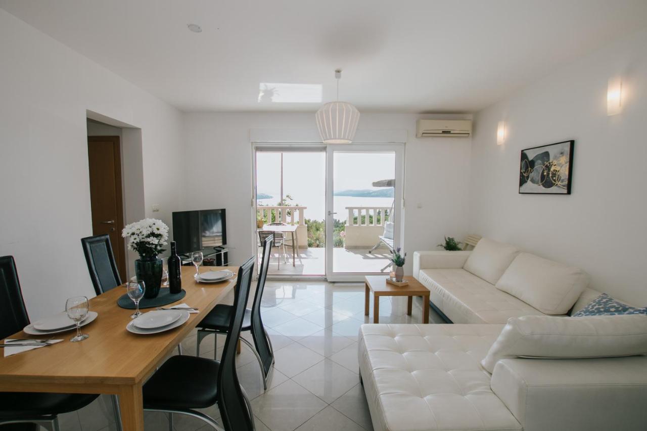 شقة Apartman Sunny تروغير المظهر الخارجي الصورة