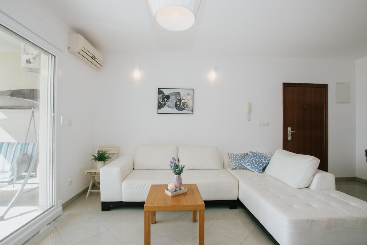 شقة Apartman Sunny تروغير المظهر الخارجي الصورة
