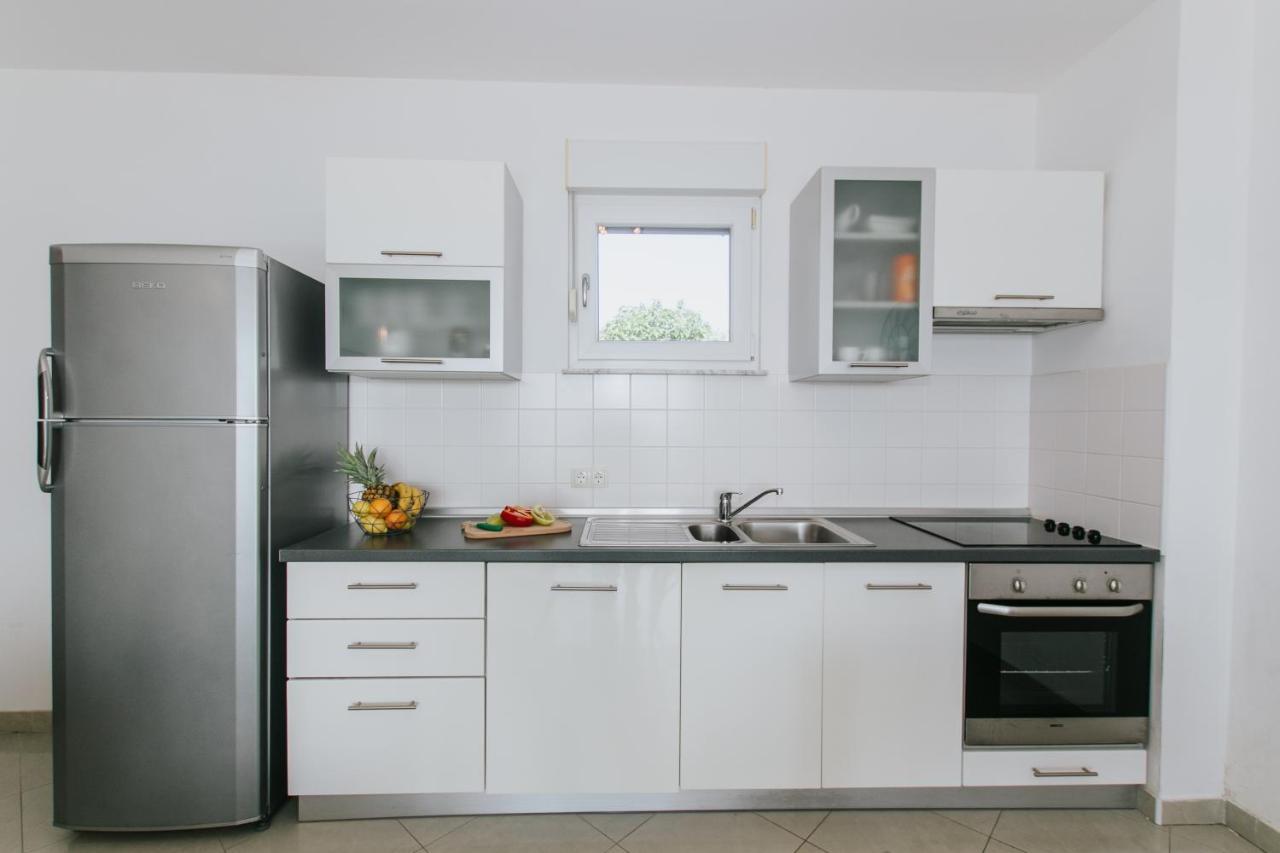 شقة Apartman Sunny تروغير المظهر الخارجي الصورة