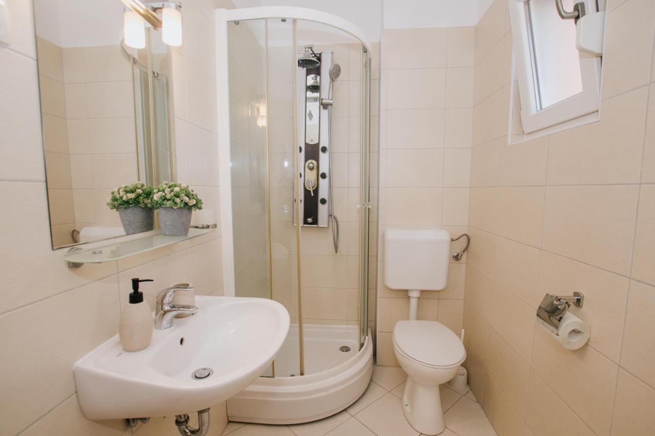 شقة Apartman Sunny تروغير المظهر الخارجي الصورة