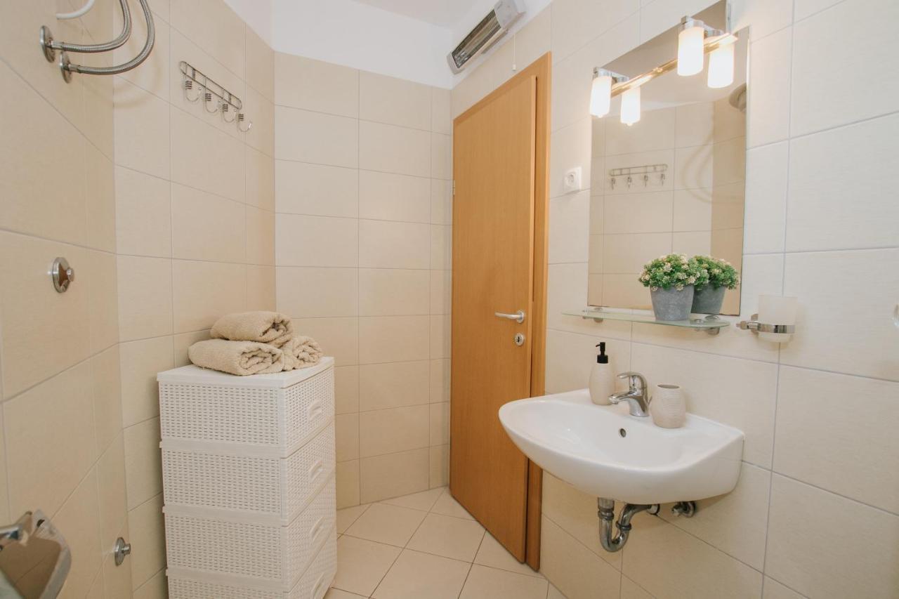 شقة Apartman Sunny تروغير المظهر الخارجي الصورة