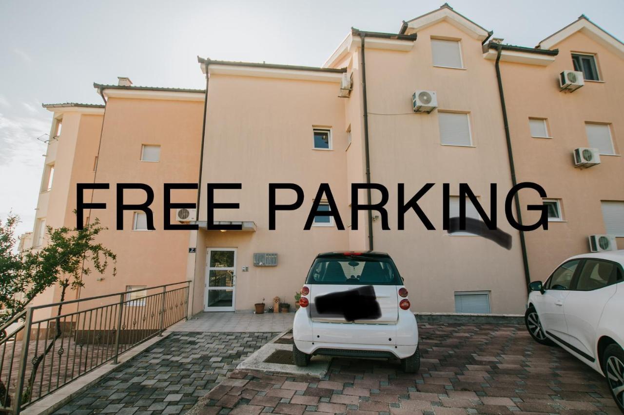 شقة Apartman Sunny تروغير المظهر الخارجي الصورة